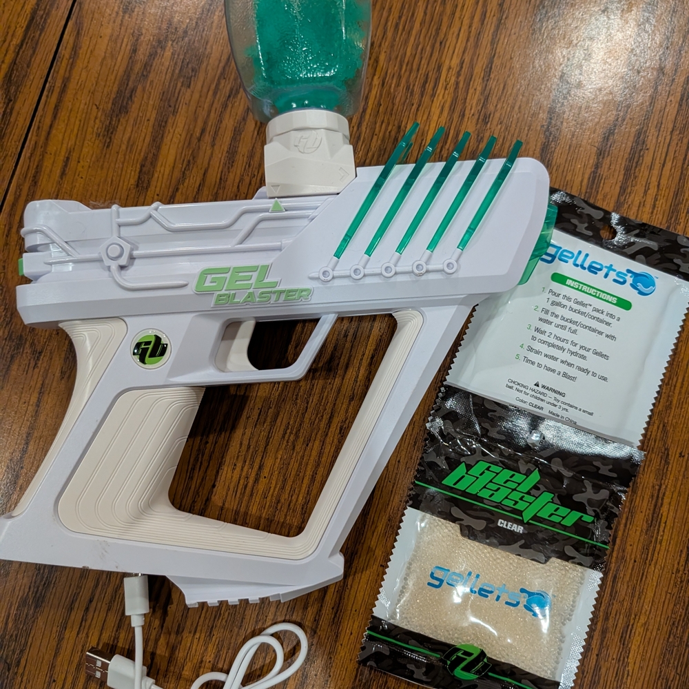 Gel Blaster Surge with Accessories
